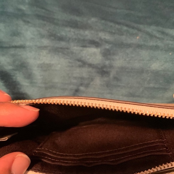 Coach wristlet - Picture 4 of 4